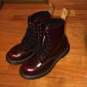 Dr. Martens Vegan Cherry Chrome